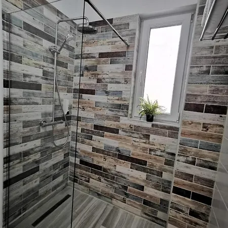 Karra - Autorizat Ministerul Turismului