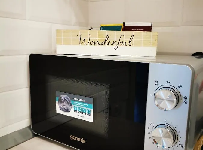 Karra - Autorizat Ministerul Turismului *